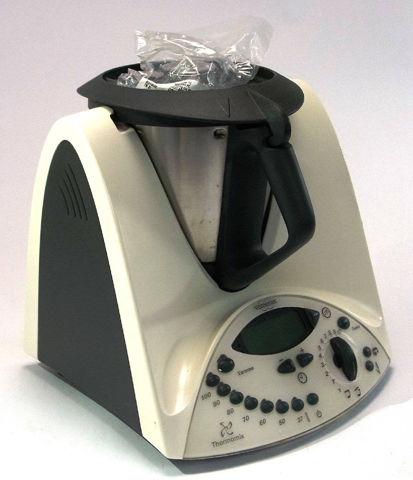 Vorwerk Thermomix TM31 mit Varoma Dampfgarer Kocher