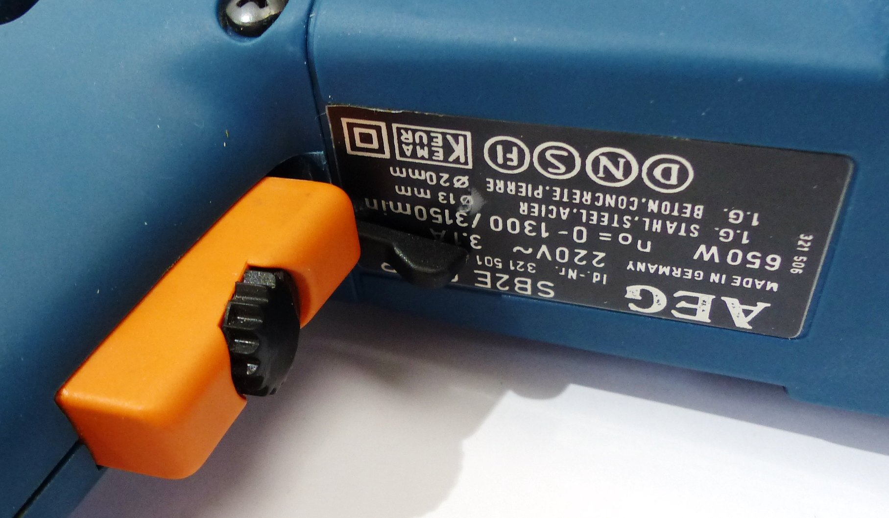 AEG SB2E 650 R Bohrmaschine 650W Schlagbohrmaschine mit Keter Power