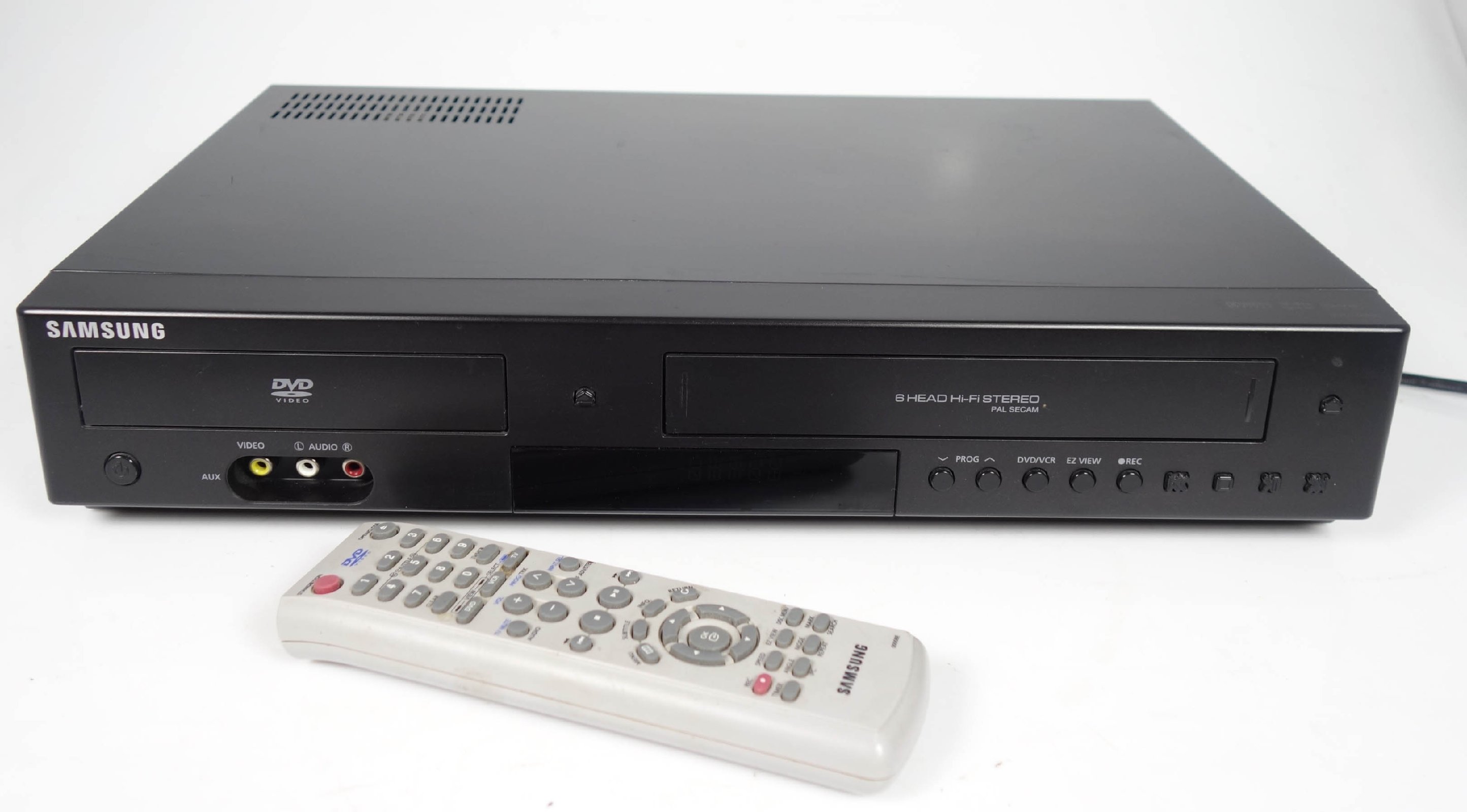 SAMSUNG DVDV6800 DIVx 6HEAD VHS VIDEORECORDER / DVD PLAYER