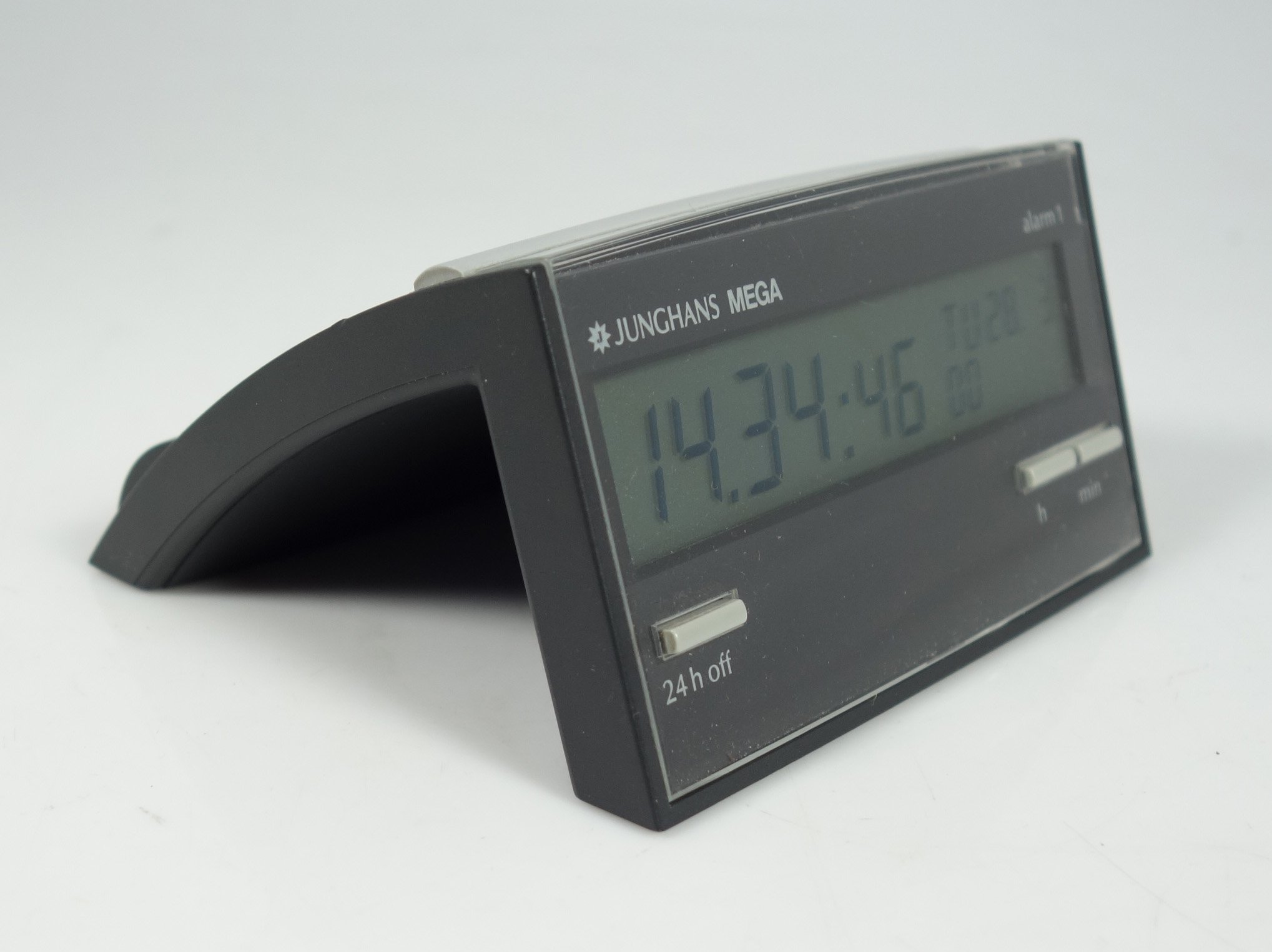 JUNGHANS MEGA ALARM 1 TischFunkuhr Wecker DESIGNKLASSIKER +++ eBay