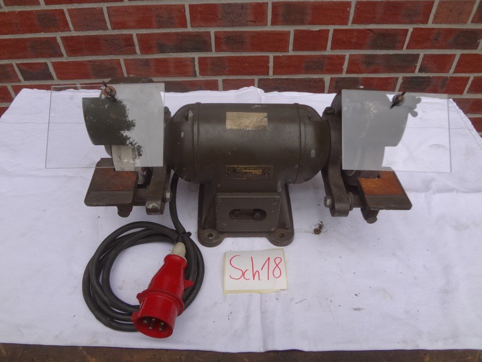 1x AEG Schleifbock Schleifmaschine 16A schleifen  Bundeswehr (SCH18)